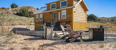 المنطقة المحيطة بالمنشأة