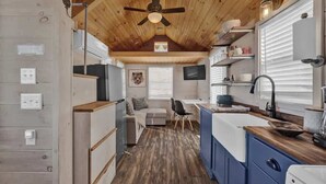 Interior - 1BR Sleep 3 PALO DURO CANYON Sunset Cabin Firepit (Canyon)