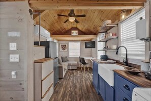 Interior - Charming Sunset Cabin in Canyon, Texas (Canyon)