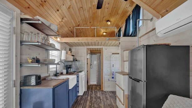 Interior - 1BR Sleep 3 PALO DURO CANYON Sunset Cabin Firepit (Canyon)