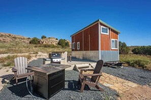 Terrace/patio - 1BR Sleep 3 PALO DURO CANYON Cabin Firepit Pet OK (Canyon)