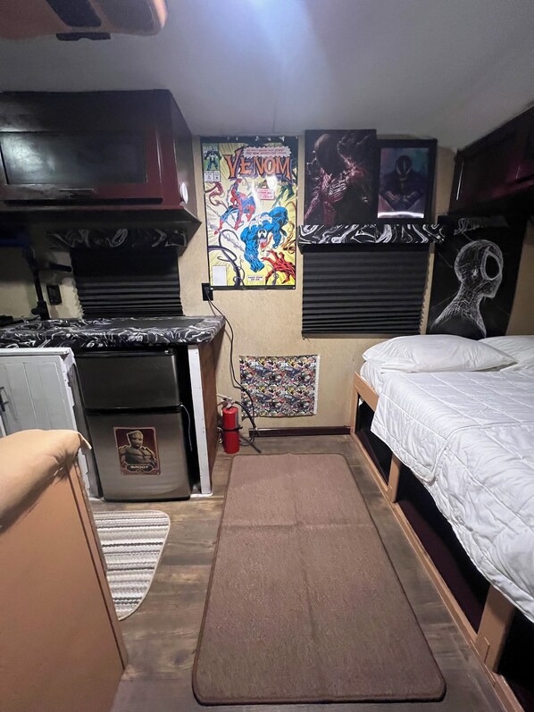 2 bedrooms, iron/ironing board, WiFi, bed sheets - Marvel House by Starr Estates (Kissimmee)