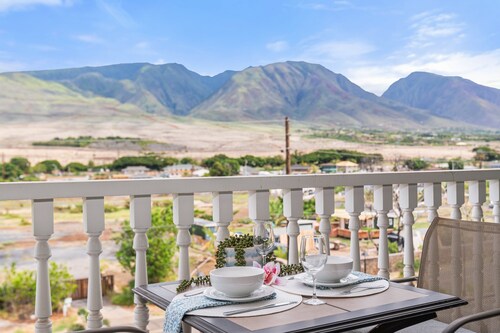 Maui Beachfront Getaway from this Freshly Updated Mountain View Studio! - Lahaina Shores 426