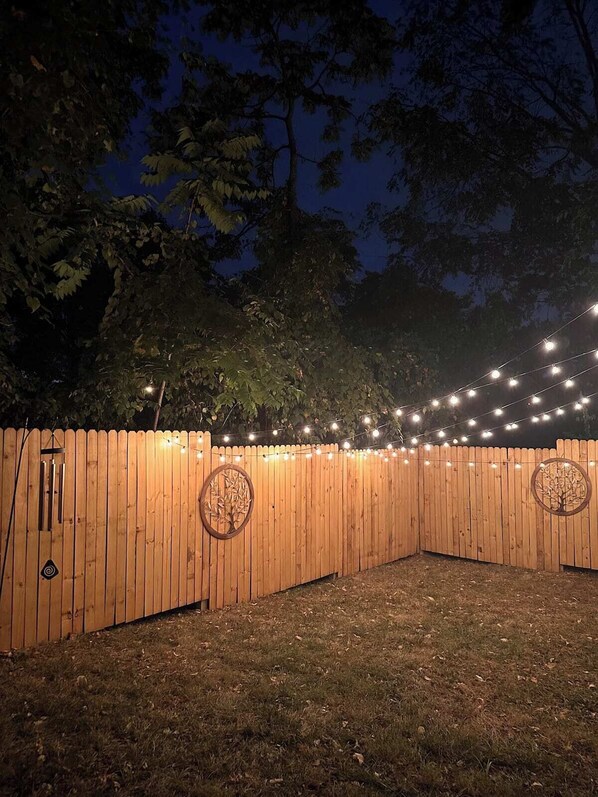 Property grounds - Queen & King 2 Bedroom, 15 minutes from anything, private drive (Cincinnati)