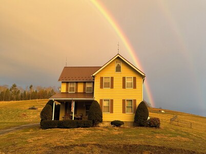 Charming 4-bedroom farmhouse in beautiful Williamsport, PA.