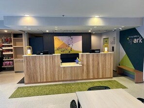 Lobby - Spark by Hilton Bettendorf (Bettendorf)
