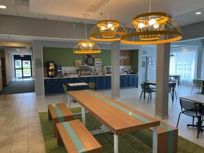 Dining - Spark by Hilton Bettendorf (Bettendorf)
