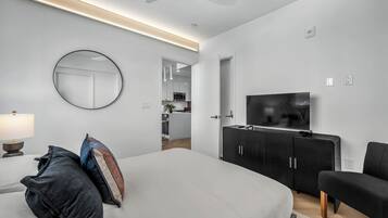 1 slaapkamer, een strijkplank/strijkijzer, gratis wifi, beddengoed