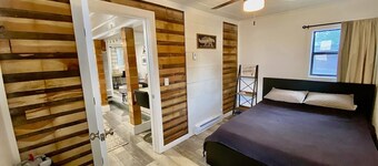 Uptown Estates - Aspen Suite – Stay. Explore. Belong.