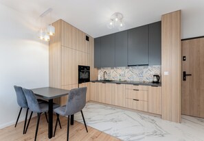 Fridge, oven, stovetop, dishwasher - Imperial Capital Apartment #139 (Kraków)