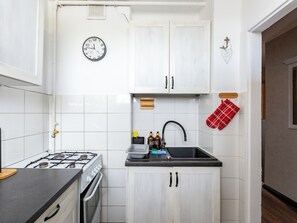 Frigorífico, microondas y tostadora