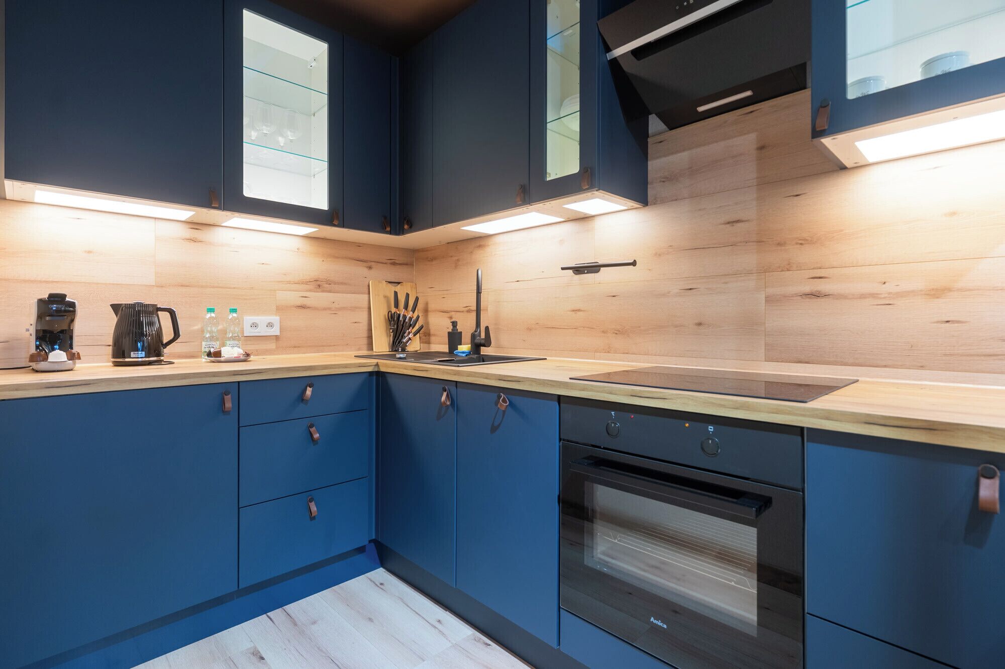 Kühlschrank, Ofen, Herdplatte, Geschirrspüler