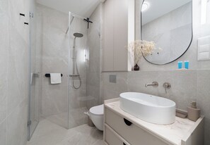 Shower, free toiletries, hair dryer, towels - Stylowe Studio w Kamienicy Stare Miasto (Poznań)