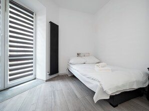 Iron/ironing board, WiFi, bed sheets - Park Źródliska Studio with Garden (Łódź)