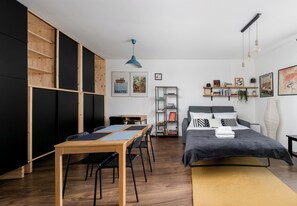 1 bedroom, iron/ironing board, WiFi, bed sheets - Bocheńska Modern Apartment (Kraków)