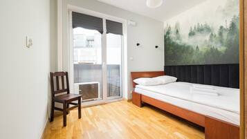 2 bedrooms, iron/ironing board, WiFi, bed sheets