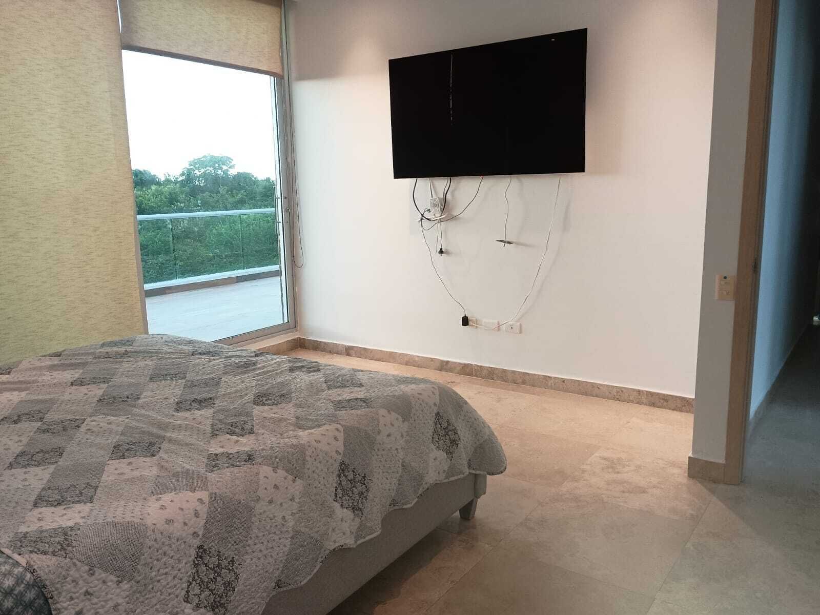 6 bedrooms, iron/ironing board, WiFi, bed sheets