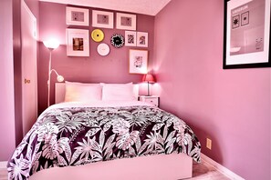 2 makuuhuonetta, silitysrauta/-lauta, Wi-Fi, vuodevaatteet