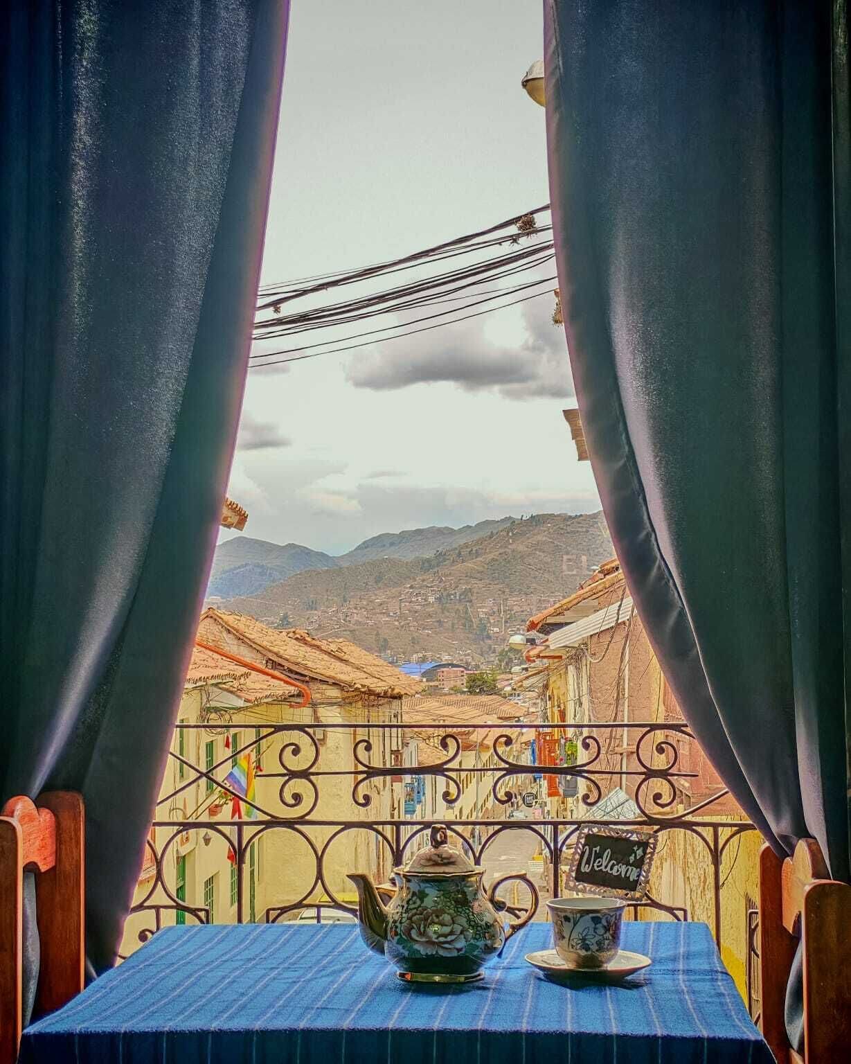 Habitación cuádruple familiar | Escritorio y espacio para trabajar con un portátil