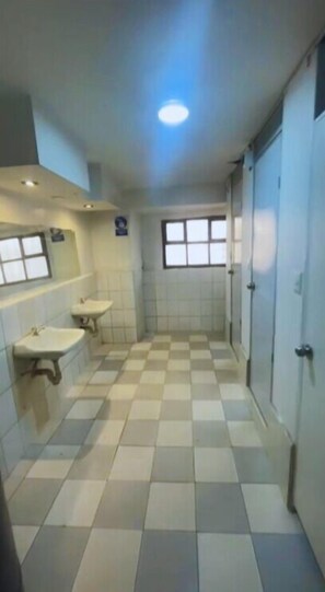 Economy Triple Room, Resort View | Bathroom