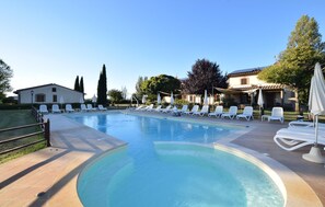 Pool - Awesome apartment in Cannara with swimming pool (Cannara)
