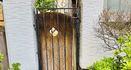 Pleasant 2-bedroom apartment with AC in West Hempstead