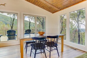 Dining - Serenity's Edge - Fireside Sips, Mountain Vista, Movie Nights, Golf & Swims (Jasper)