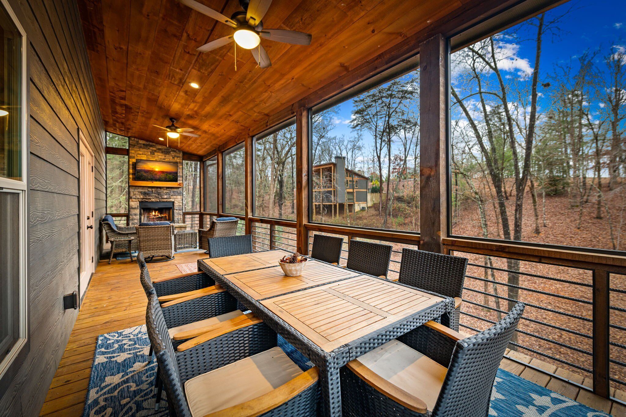 屋外ダイニングエリア