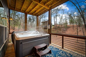 Indoor spa tub - Fireside Living - Pet Friendly | Hot Tub | Game Room | Outdoor Fireplace (Blue Ridge)