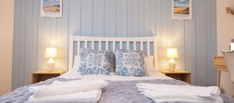 Snettisham Haven: Bright 2BD Coastal Retreat