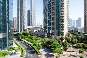 Exterior - Blueground | Downtown Dubai, pool, nr Burj Khalifa (Dubai)