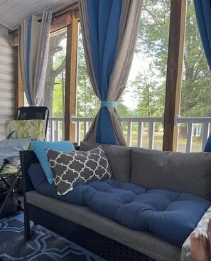 Smart TV, books, music library, stereo