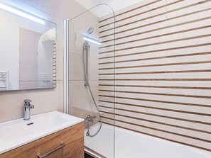 Towels - Les Olympiades by Interhome (Val Thorens)