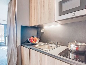 Fridge, microwave, dishwasher, cookware/dishes/utensils - Les Olympiades by Interhome (Val Thorens)