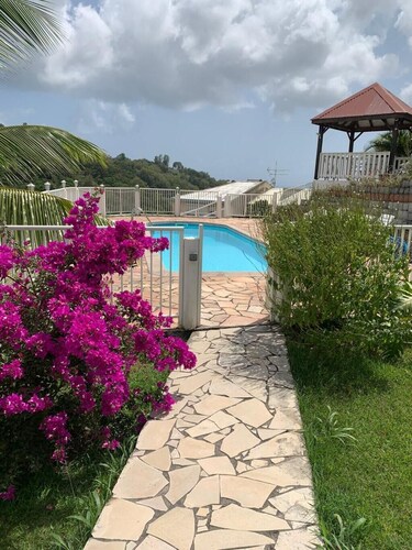 Peaceful hideaway just 10 minutes from the beaches 🌿🏝️