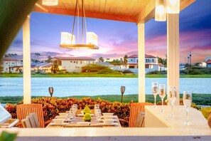 Outdoor dining - Luxurios Villa w/Infinity Pool~Rooftop~Close2Beach (Noord)