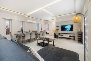 Interior - Modern Villa w/Private Pool~Rooftop~BBQ~PG~Central (Oranjestad)