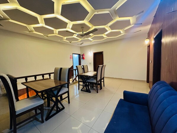 Restaurant - Travel Lodge Islamabad (Islamabad)