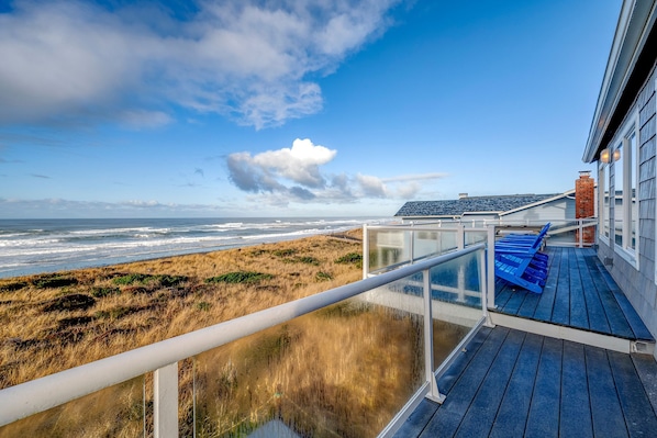 Property grounds - Westport Waves Beach House (Westport)