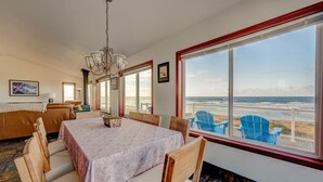 Dining - Westport Waves Beach House (Westport)