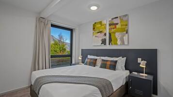 2 habitaciones, tabla de planchar con plancha, cuna de viaje y wifi