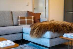 TV - Arawata Alpine Views - 2BDRM luxury (Queenstown)