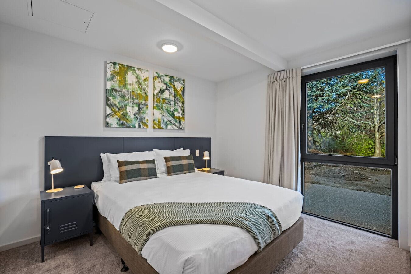 2 bedrooms, iron/ironing board, travel cot, WiFi