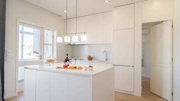 Fridge, microwave, oven, stovetop