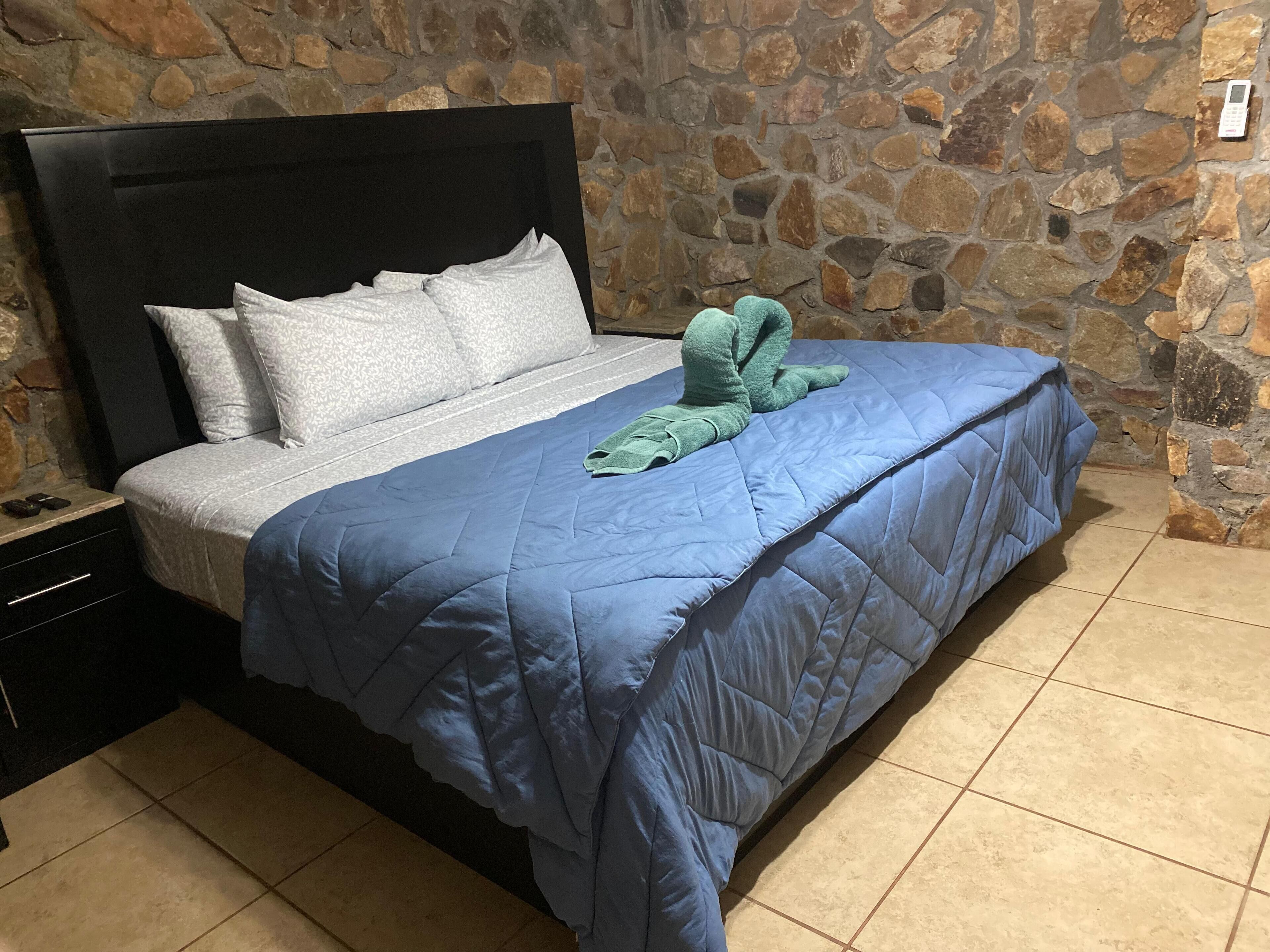 4 bedrooms, WiFi (free), bed sheets