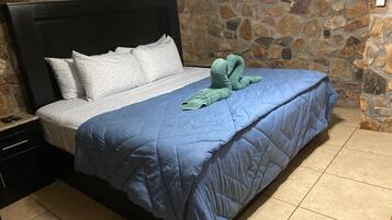 4 bedrooms, WiFi (free), bed sheets