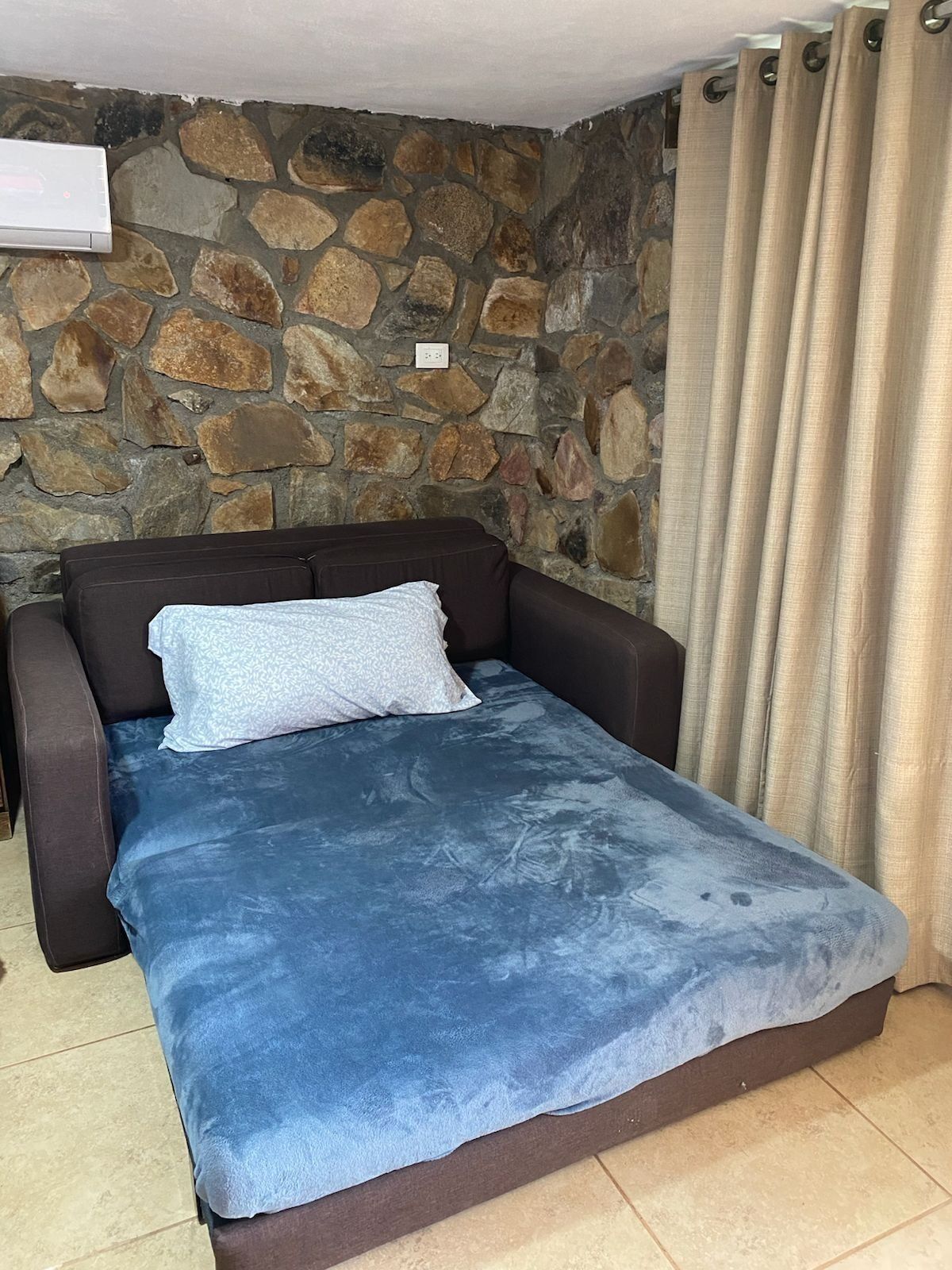 4 bedrooms, free WiFi, bed sheets