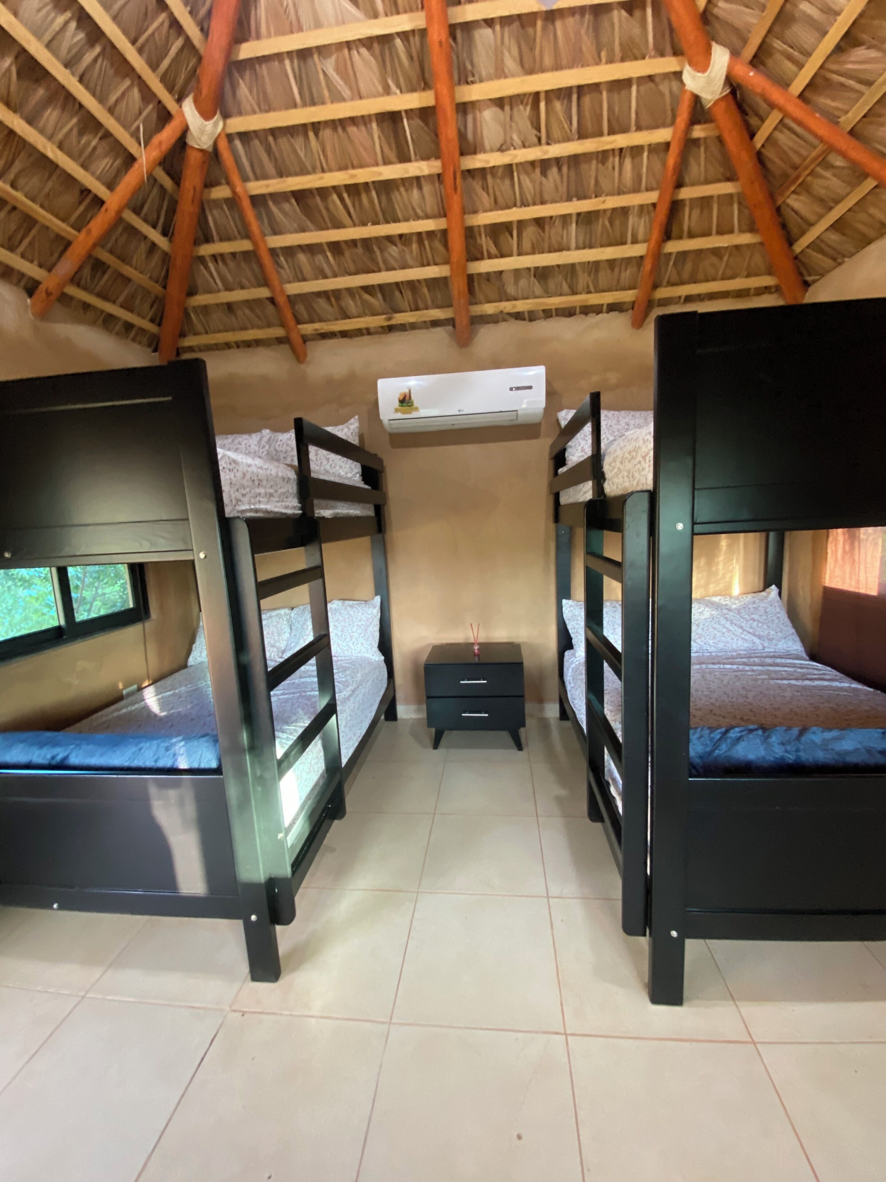 4 bedrooms, free WiFi, bed sheets