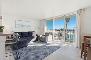 Smart TV - Steps to Ocean * Heart of Mission Beach * SeaWorld Views (San Diego)