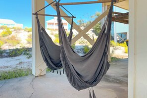 Property grounds - Steps to Beach | Community Pool & Hot Tub | Spacious Family Retreat | BEACHBALL PROPERTIES (Gulf Shores)